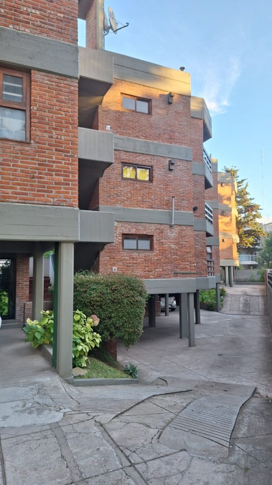 Departamento 3 amb c/ cochera centro/playa Pinamar