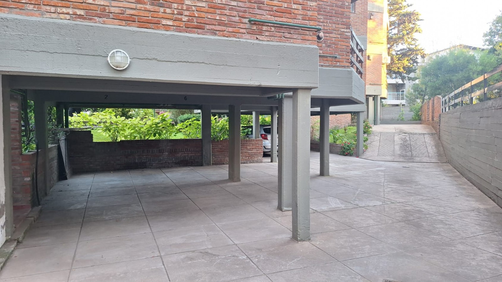 Departamento 3 amb c/ cochera centro/playa Pinamar