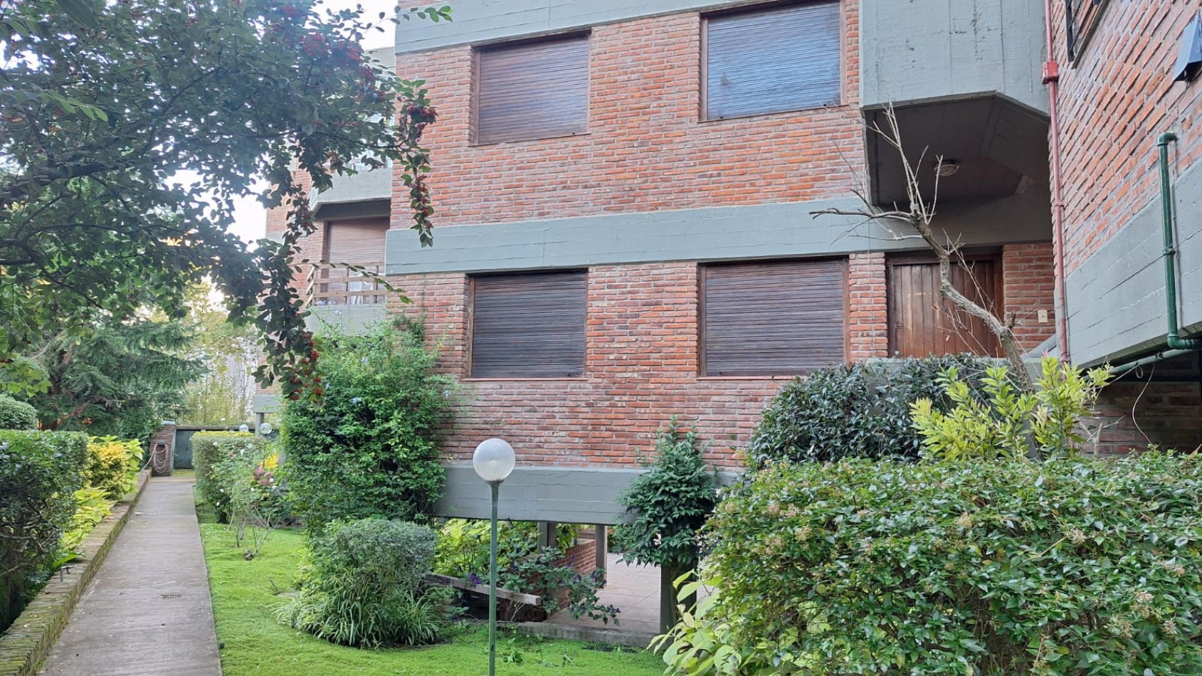 Departamento 3 amb c/ cochera centro/playa Pinamar