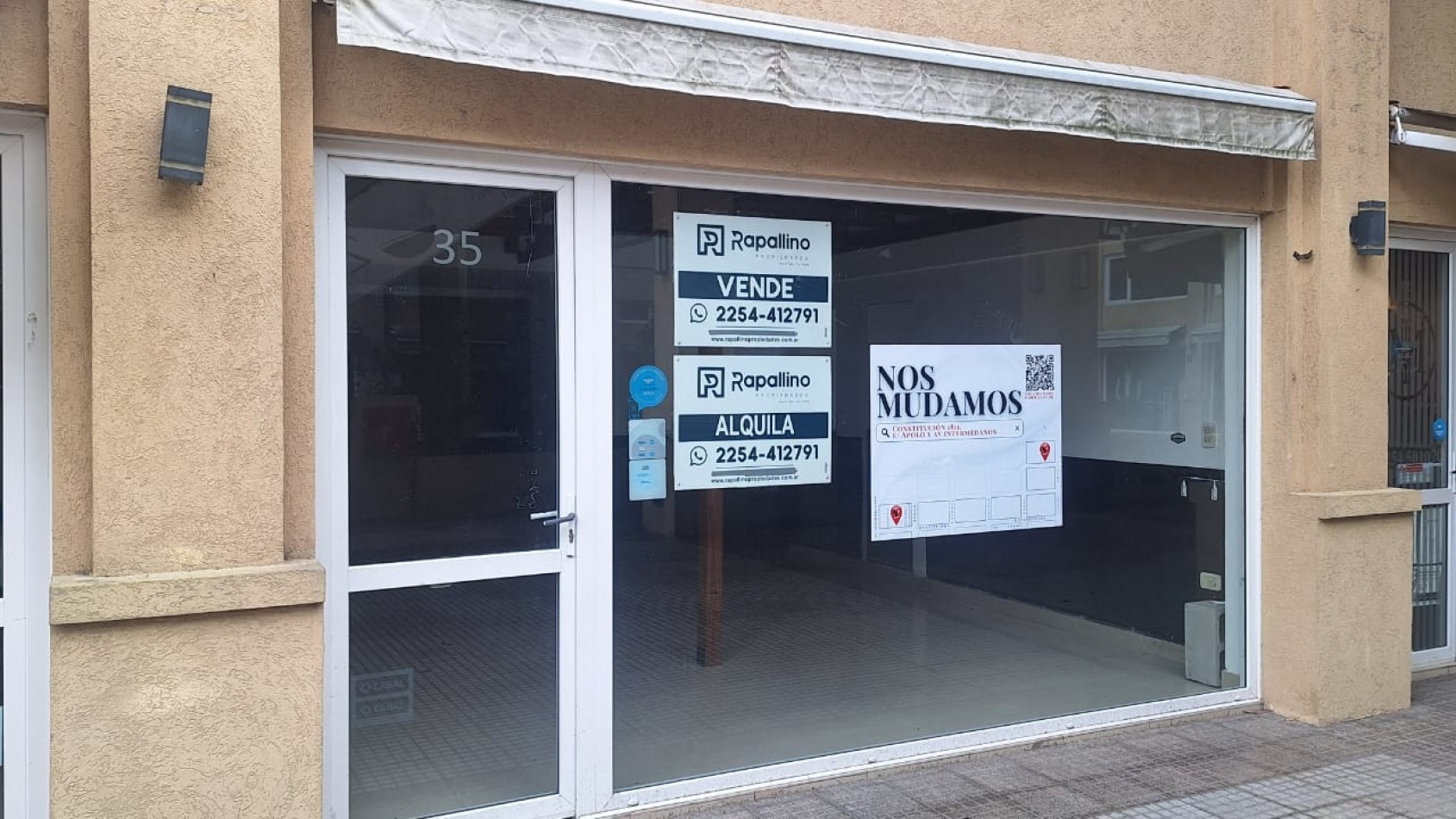 LOCAL COMERCIAL  planta baja con entrepiso en Paseo El Agora 