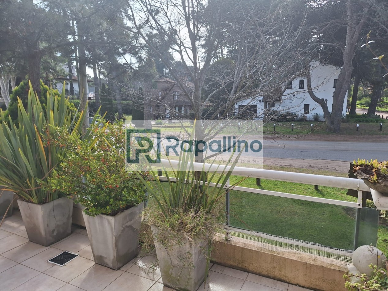 DEPARTAMENTO 4 AMB C/PISCINA Y COCHERA 