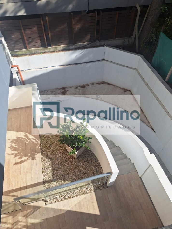 DEPARTAMENTO 2 AMB C/COCHERA Y TERRAZA - Pinamar Centro -