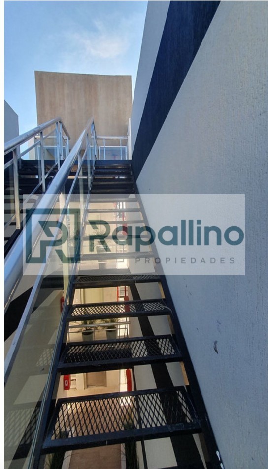 DEPARTAMENTO 2 AMB C/COCHERA Y TERRAZA - Pinamar Centro -
