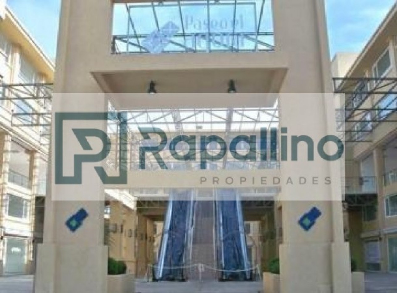 LOCAL COMERCIAL  planta baja con entrepiso en Paseo El Agora 