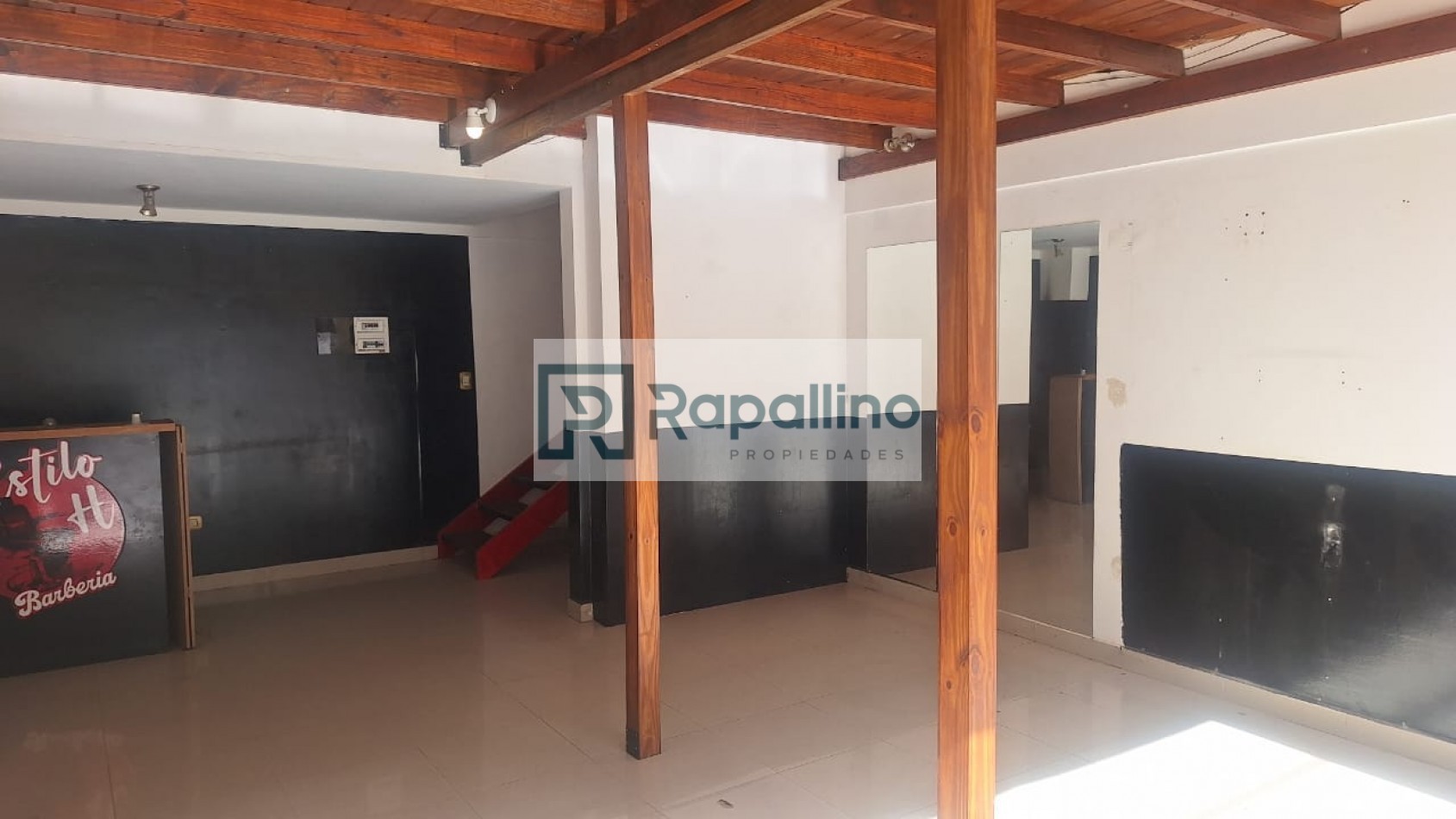 LOCAL COMERCIAL  planta baja con entrepiso en Paseo El Agora 