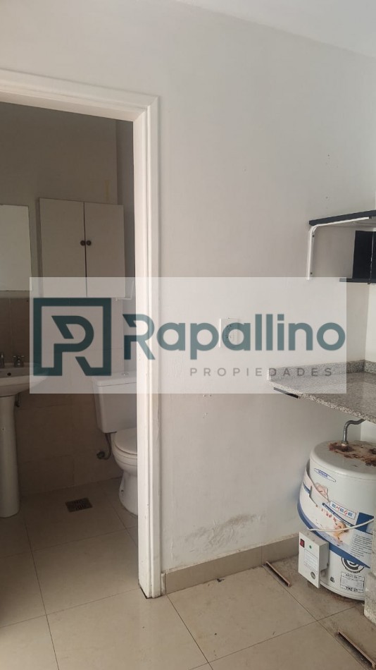 LOCAL COMERCIAL  planta baja con entrepiso en Paseo El Agora 
