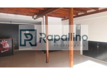 LOCAL COMERCIAL  planta baja con entrepiso en Paseo El Agora 